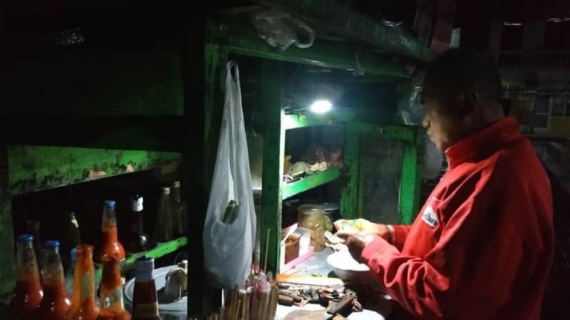 Cerita Turunnya Omzet Tukang Bakso Keliling