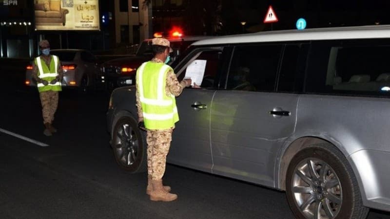 Saudi Perpanjang Aturan Jam Malam