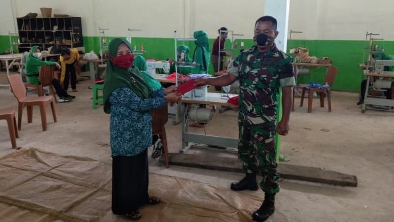 Emak-emak di Desa Gambut Produksi Masker dan Jamu, Bantu Cegah Covid-19