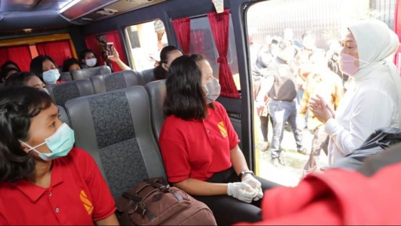 Dampak Covid-19, Menaker Ida Lepas 101 Calon Pekerja Migran ke Kampung Halaman