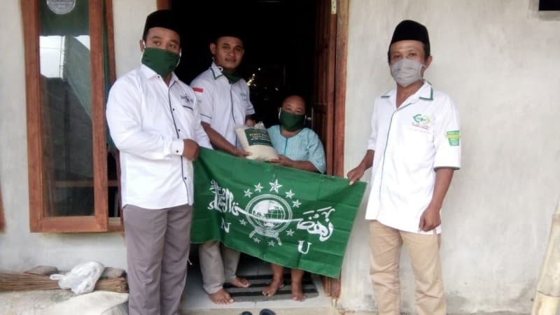 Cerita Penjahit Rumahan; Sepi Garapan, sementara Menanggung Beban Ganda