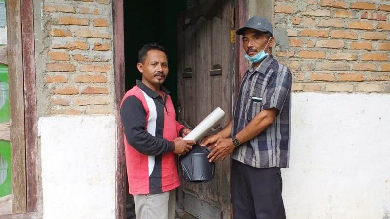 Gandeng IPNU-IPPNU Lampung Tengah, LAZISNU Bagikan Paket Sembako 