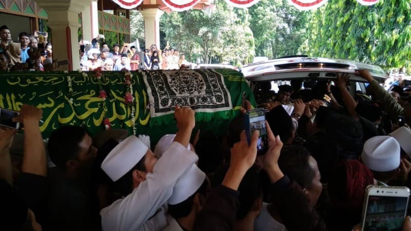 Doa Memasukkan Jenazah ke Dalam Kubur