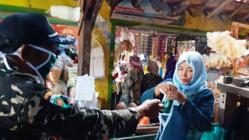 NU Kabupaten Pasuruan Bagikan Ribuan Masker untuk Pengurus