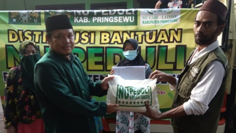 Seribu Guru Ngaji di Pringsewu Terima Paket Beras dari NU Peduli