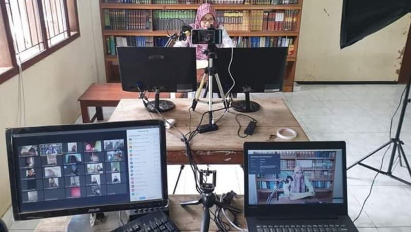 Mencari Keberkahan lewat Pengajian Daring