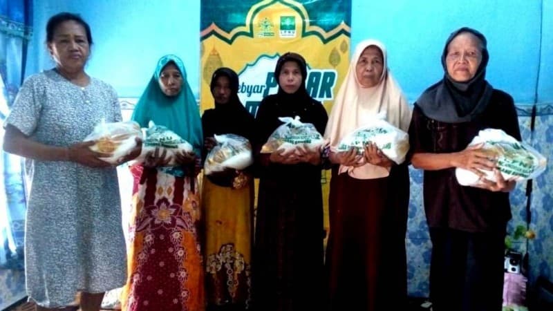 Ringankan Beban Covid-19, LPNU Kencong Jember Gelar Pasar Murah