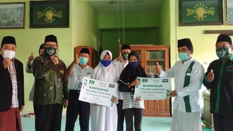 LAZISNU Semarang Salurkan Zakat Sejumlah Perusahaan untuk Anak Yatim