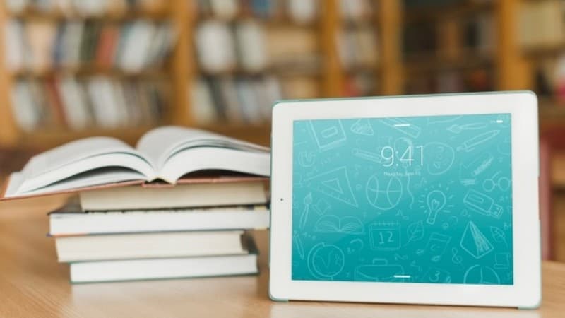 Plus-Minus Membaca Buku di Layar Gawai