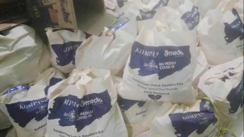LAZISNU Jateng Salurkan 1.000 Paket Sembako Hasil Konser Amal Didi Kempot 