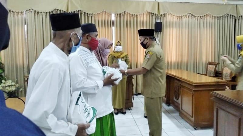 LAZISNU Jepara Salurkan 10 Ribu Sembako untuk Dhuafa