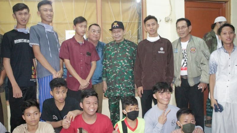 Sebagian Zakat Fitrah Habib Luthfi Disalurkan ke Panti Asuhan Muhammadiyah