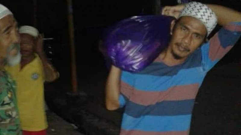 Relawan NU Parepare Berbagi hingga Dini Hari