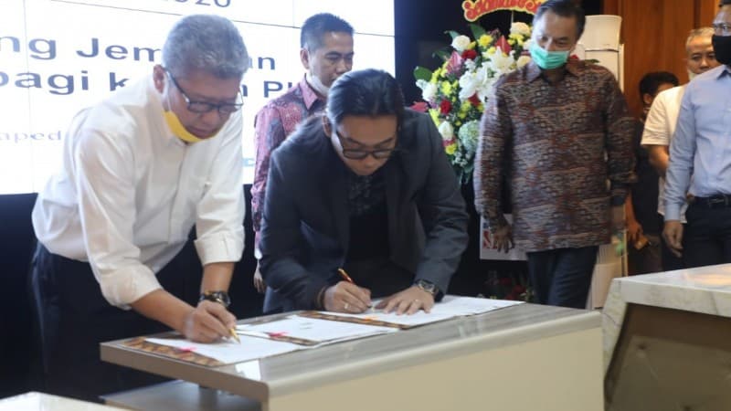 Kemnaker Gandeng BNI Salurkan Donasi Korban PHK