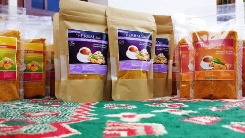 Lawan Corona, Aktivis Muslimat NU di Sumenep Produksi Jamu Tradisional