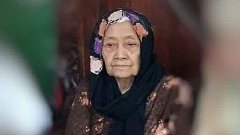 Mendung Iringi Pemakaman Ibunda Rais PWNU Jateng