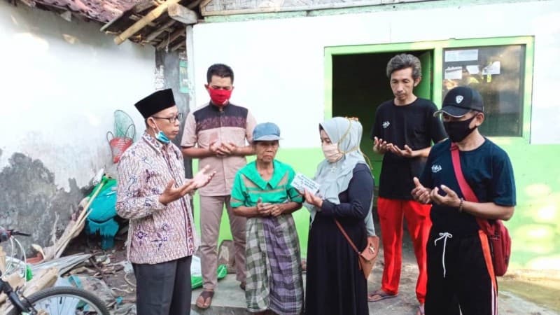Kiprah LAZISNU di Banyuwangi Salurkan Bantuan Bedah Rumah