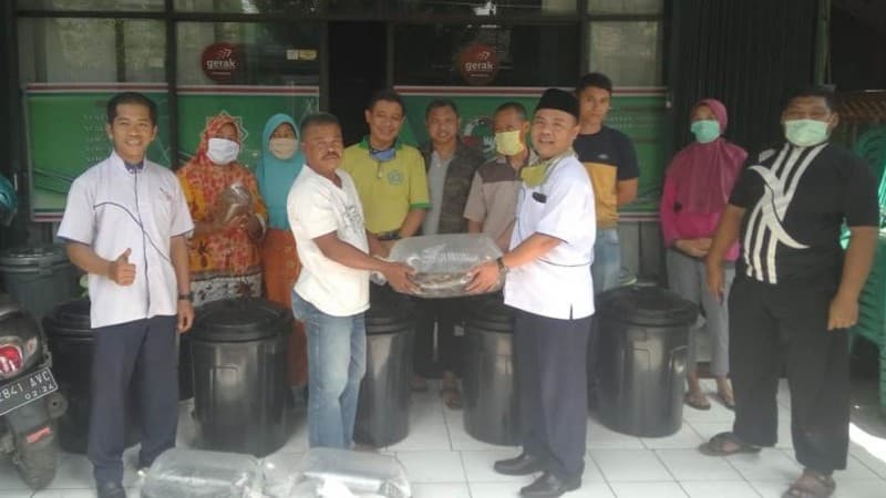 BMT USA Jepara Latih Warga Budi Daya Lele dan Kangkung di Ember