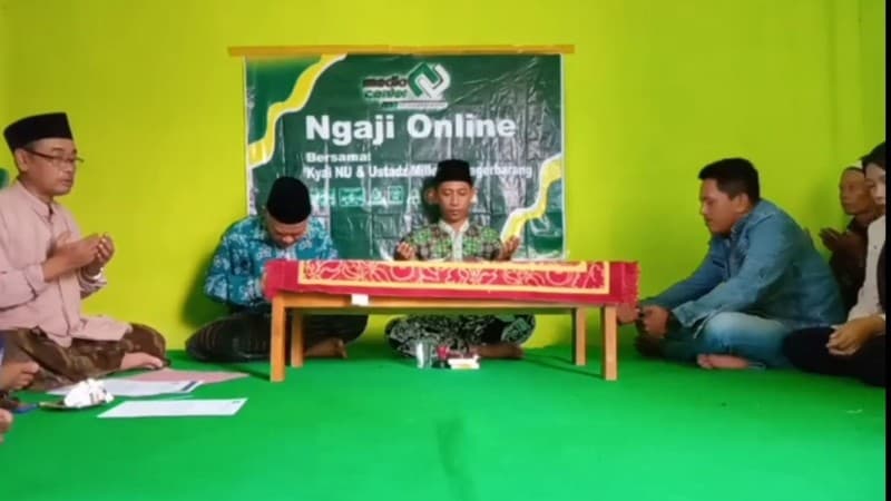Mustasyar MWCNU Pagerbarang Tegal Bimbing Warga Pemalang Masuk Islam