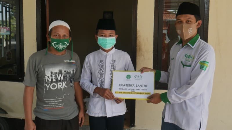 Hampir Putus Harapan Mondok, LAZISNU Jatim Beri Beasiswa kepada Fauzan