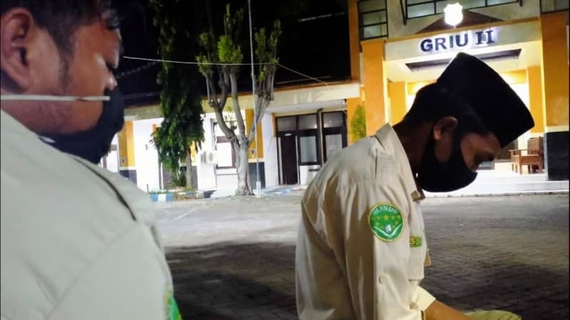 Khidmah Banser dan CBP IPNU Sumenep Jaga Ruang Isolasi Pasien Corona