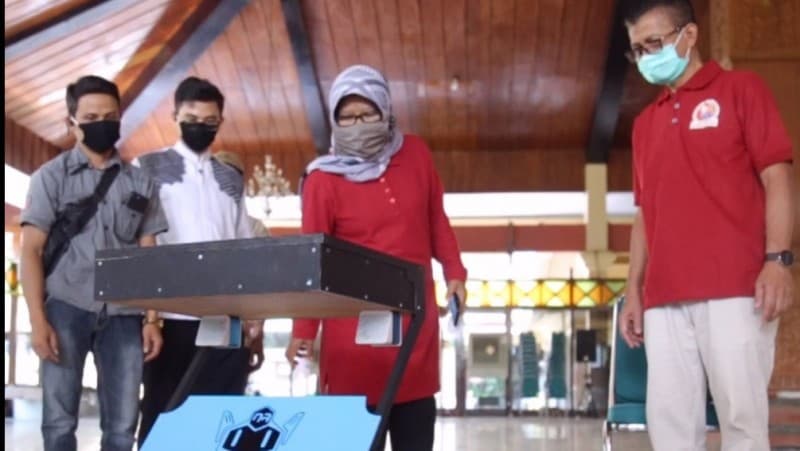 Kader Ansor Tegal Ciptakan Robot Pengantar Obat Pasien