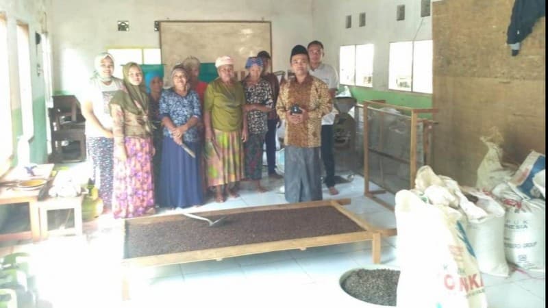 Di Balik Kisah Sukses Santri Sukorejo Merintis Pabrik Kopi
