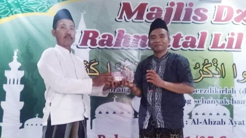 Kelompok Jualan Online Serahkan Donasi untuk LAZISNU Sukoharjo