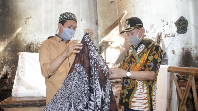 Usaha Sarung Batik Pekalongan Kembali Bergeliat di Tengah Pandemi Covid-19