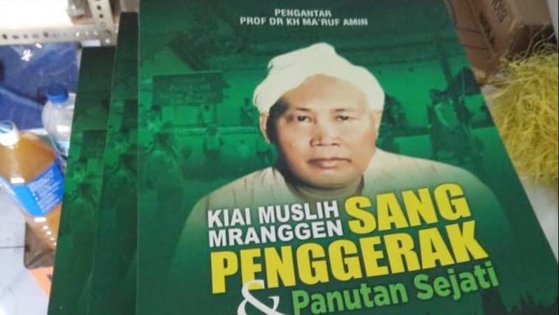 Pesantren Futuhiyyah Mranggen Demak Luncurkan Manaqib Kiai Muslih  
