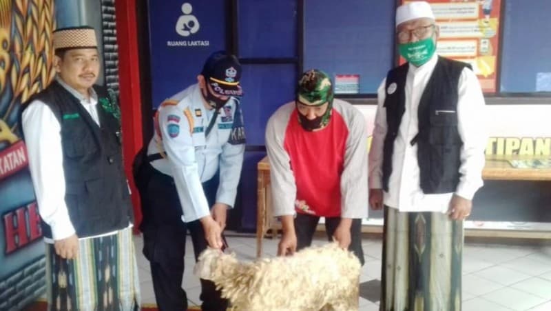 Penghuni Rumah Tahanan di Gresik Terima Hewan Kurban dari LAZISNU