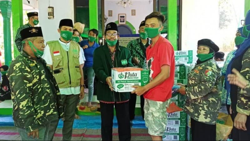 Bagikan Daging Kurban, NU Jatim Jaga Kerukunan Umat Beragama di Malang Selatan
