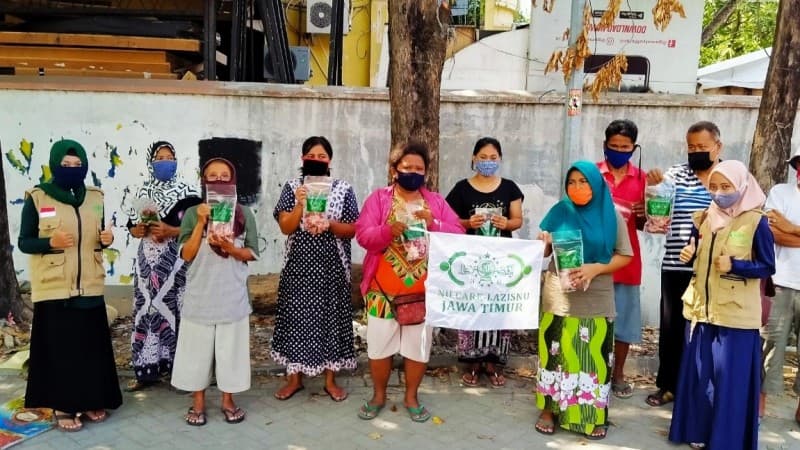 Tak Ada Kurban di Kampung Pemulung, LAZISNU Jatim Kirim Dua Ekor Kambing