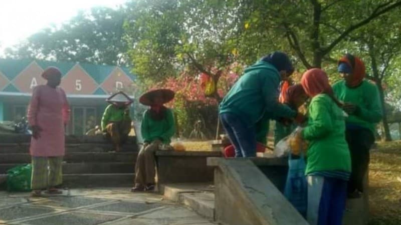 Fatayat NU Cileungsi-Jonggol Gerakkan IRT Berderma dengan Majelis Berbagi