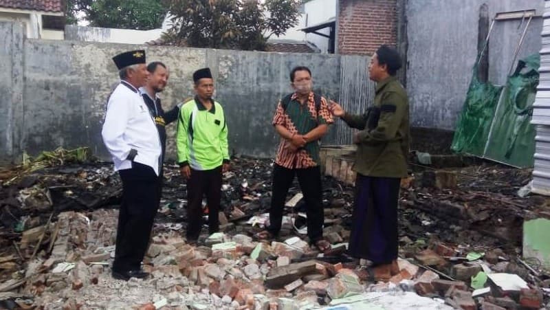 LAZISNU Jatim Bedah Rumah Janda yang Hangus Terbakar