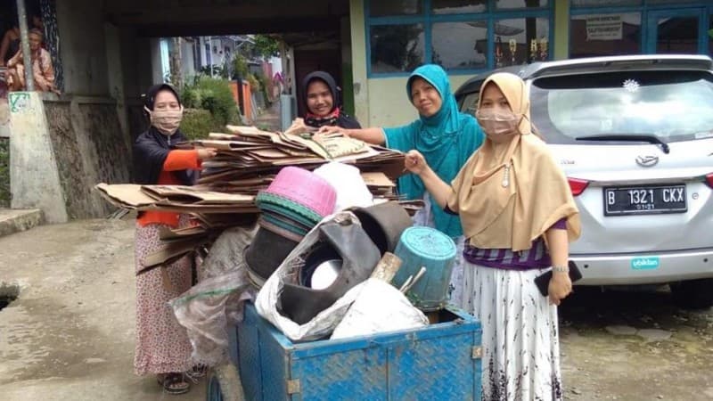 Sukses Sedekah Sampah, Bupati Tegal Minta Muslimat Fatayat NU Terus Berlanjut  