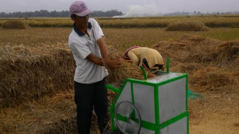 Bantu Petani, Mesin Perontok Padi Karya Pemuda NU Ciamis Diproduksi Massal