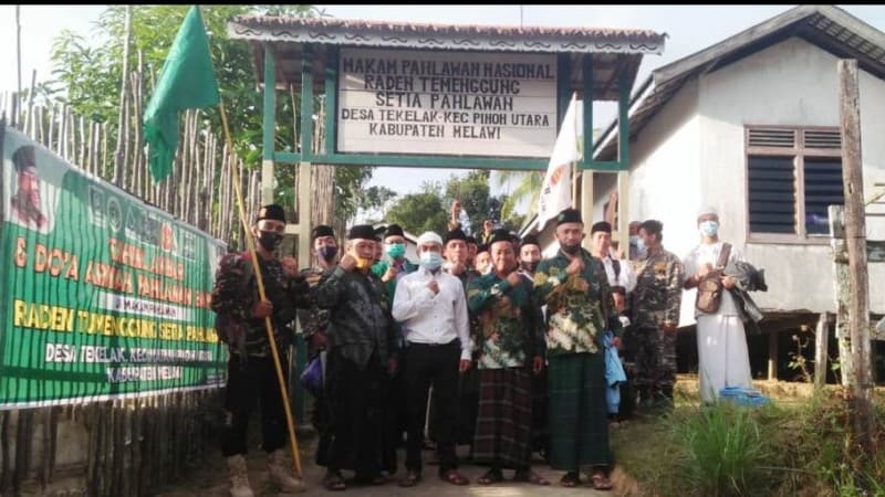 Napak Tilas, NU Melawi Kalbar Ziarah Makam Pahlawan Nasional