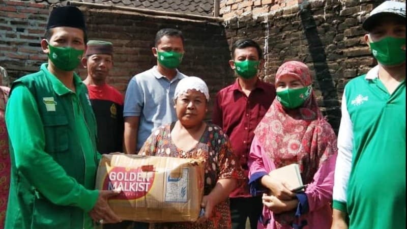 LAZISNU Nganjuk Perbaiki Rumah Janda yang Diterjang Puting Beliung