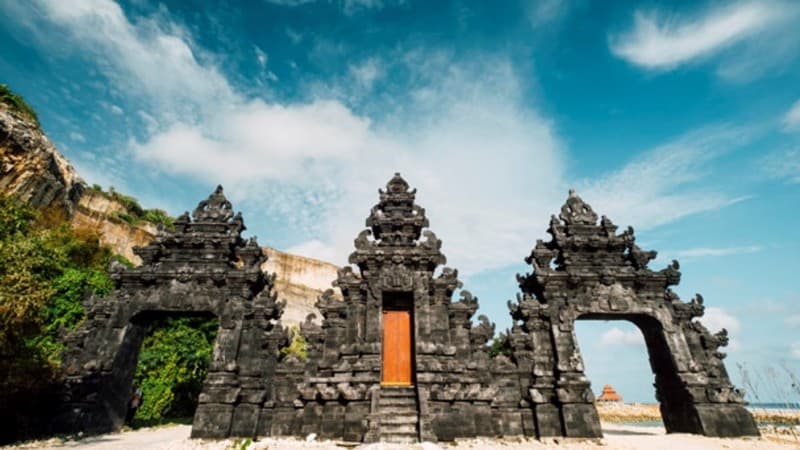 Program Implementatif pada Komunitas Budaya Wujudkan Moderasi Beragama