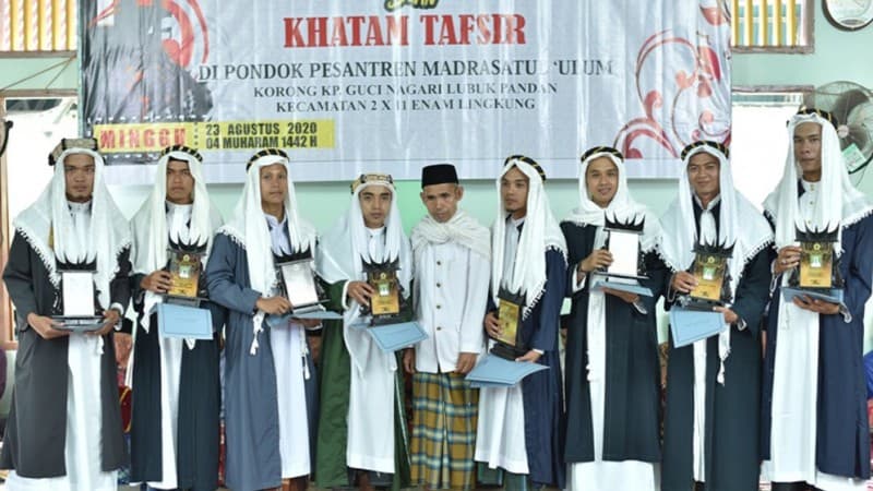 Wisuda Santri Madrasatul Ulum Padang Pariaman, 6 Alumni Jadi Tuanku