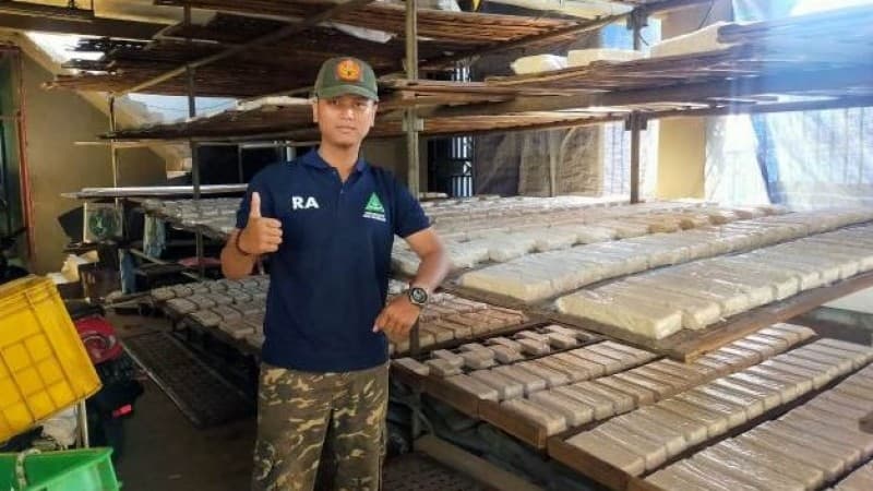 Tak Hanya Khidmah kepada Ulama, Anggota Banser Bekasi Ini Kembangkan Usaha Tempe