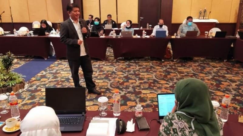 Guru Besar UGM Beberkan Trik Khusus Menulis Artikel Ilmiah