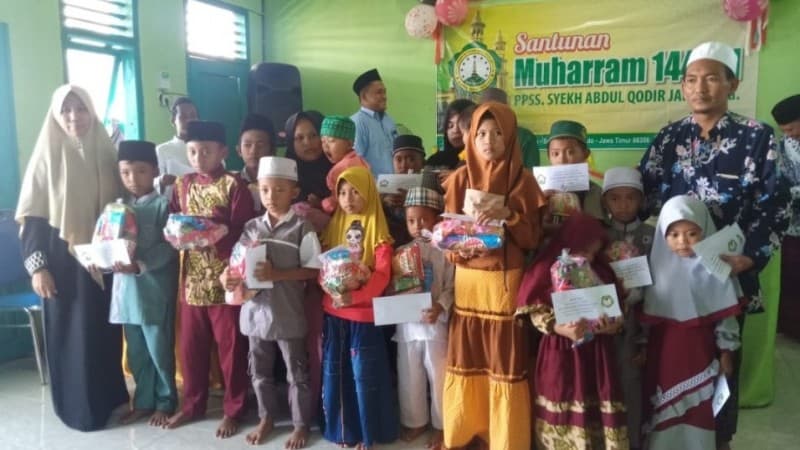 Pesantren Syekh Abdul Qadir Jailani Situbondo Awali Muharram dengan Santunan Yatim