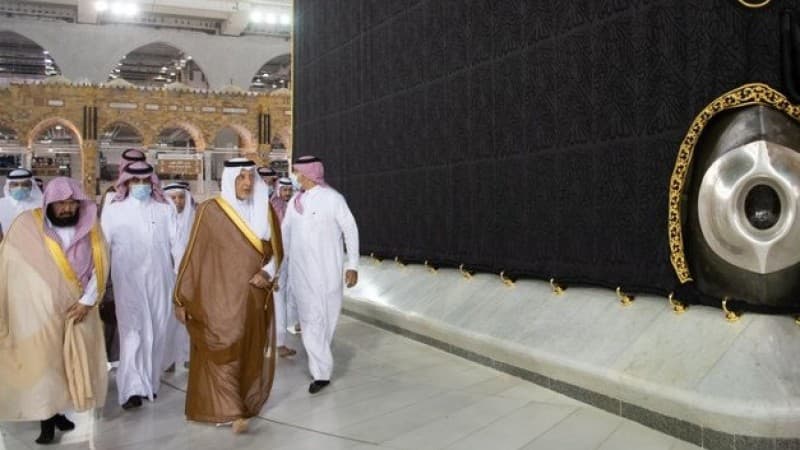 Alat dan Bahan yang Digunakan Untuk Mencuci Ka’bah