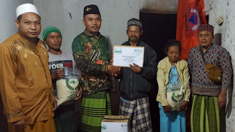 Rumah Warga Terbakar, NU-Care UPZISNU Silo Pertama Datang Beri Bantuan