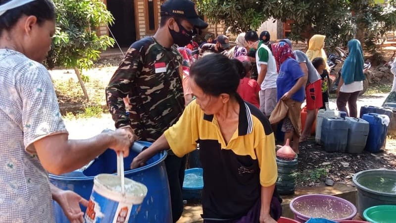 LAZISNU Pamotan Salurkan Bantuan Air Bersih untuk Warga Terdampak Kekeringan