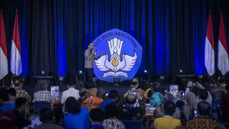 Kemendikbud Salurkan Bantuan Kuota Data Internet Tahap Dua