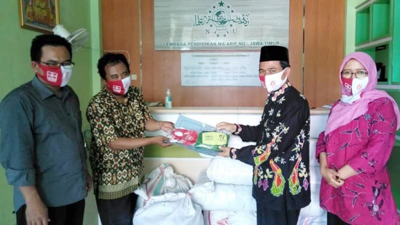 Ribuan Masker Disumbangkan Sejumlah Madrasah dan Pesantren di Harlah LP Ma'arif NU