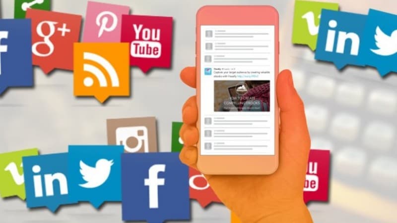 Khutbah Jumat: Kendalikan Diri di Tengah Banjir Informasi!